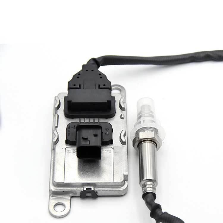 Replacement 2139930 5WK97348A Nitrogen Oxygen Sensor NOx Sensor 24V For DAF