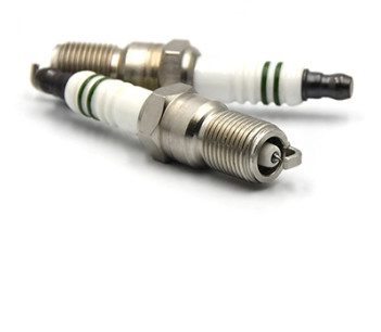 Q6RTIP-13 Orijinal İridyum Platin Buji Değiştirin FAW MAZDA Araba NGK BP6EFS Bosch H6DC Autolite 103 Şampiyonu S10YCC